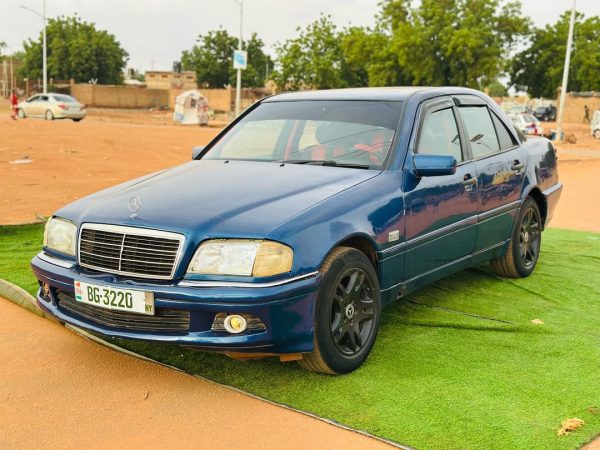 Mercedes C-180