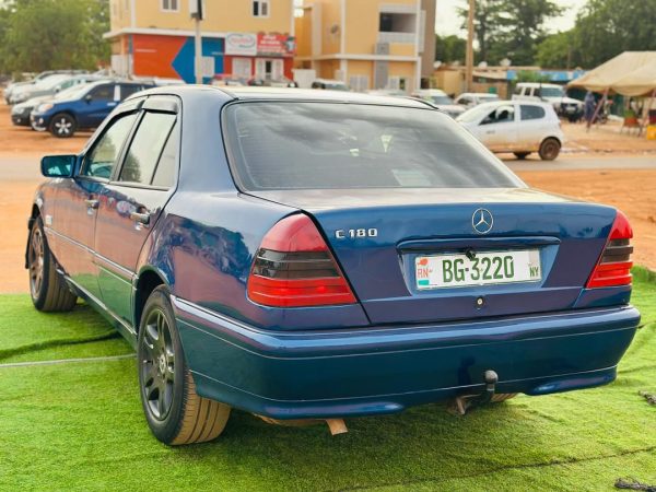 Mercedes C-180 – Image 2